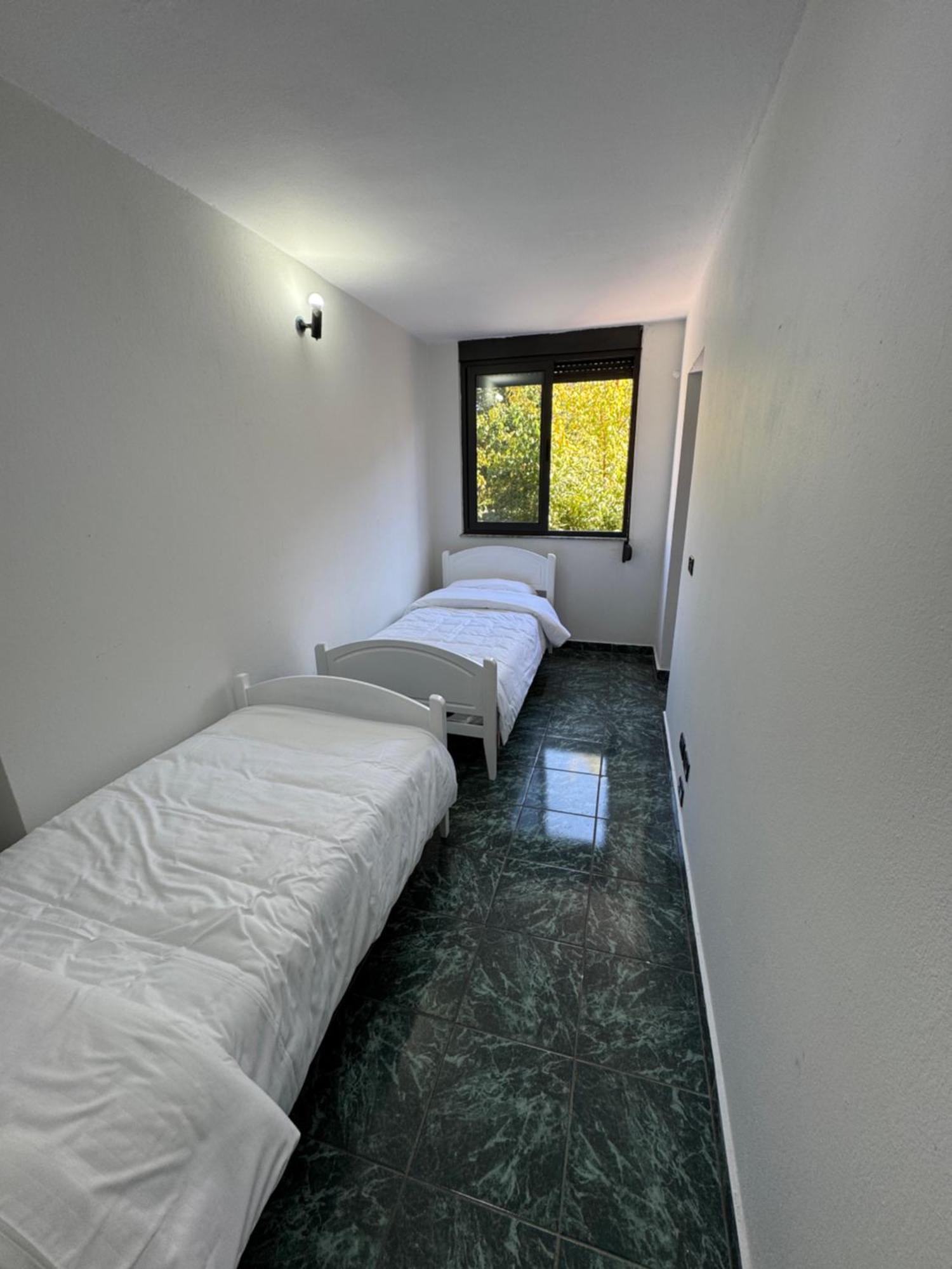 Prime Location In Apartment *